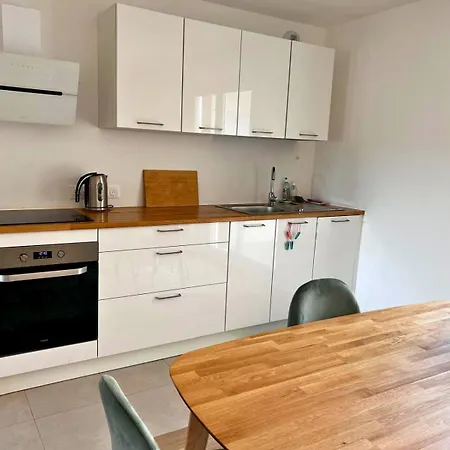 Apartment Barba Artful Flat, Cosy Flat 10 Minutes From Paris *