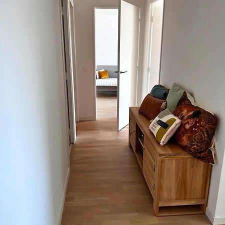 Barba Artful Flat, Cosy Flat 10 Minutes From Paris *
