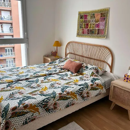 Apartment Barba Artful Flat, Cosy Flat 10 Minutes From Paris *